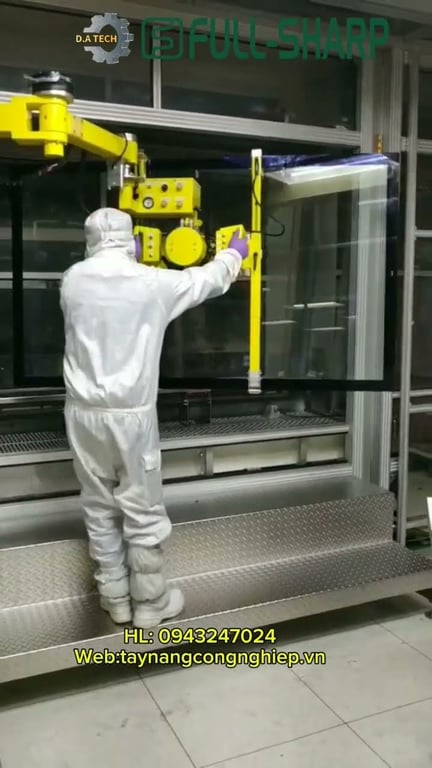 Tay nâng trợ lực và tool xoay lật tấm kính trong phòng sạch