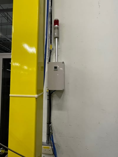 Cầu trục xoay ray 5T treo palăng khí nén và tool kẹp thùng giấy - ảnh 2