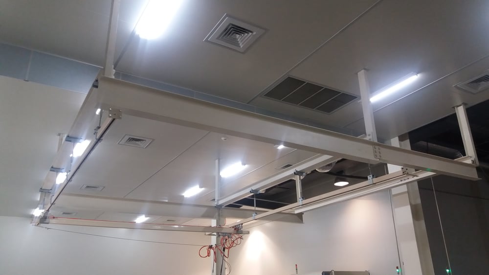 5T鋼軌吊掛系統，搭配升降氣缸與機械夾具