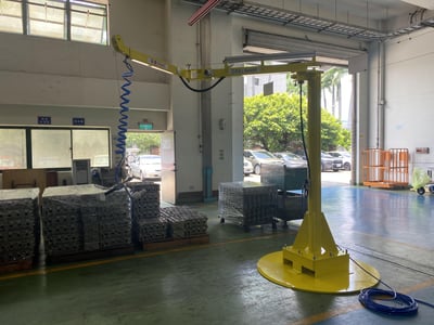 Articulating Jib Crane with Horizontal Air Hoist and Pneumatic Cylinder - ảnh 1
