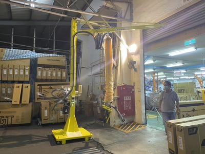 Mobile-Base Jib Crane with Anver Vacuum Tube Lifter and Long Side Handle for Carton Boxes - ảnh 3