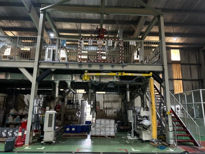 Khớp nối tay cần hút bao trong thiết bị nâng hạ chân không - ảnh 2