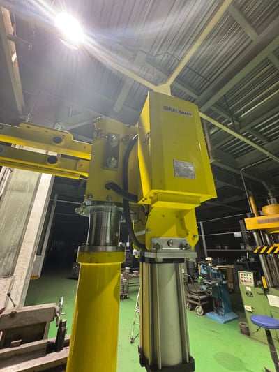 Tay nâng trợ lực khí nén nâng phôi vào máy phay tiện CNC - ảnh 19