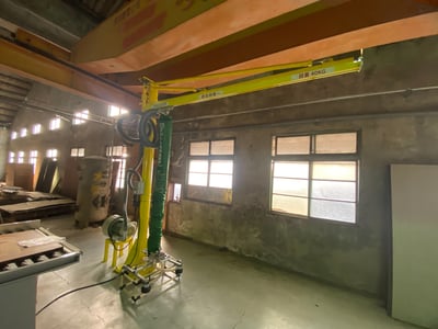 Cầu trục xoay treo thiết bị nâng chân không hút thùng giấy - ảnh 9