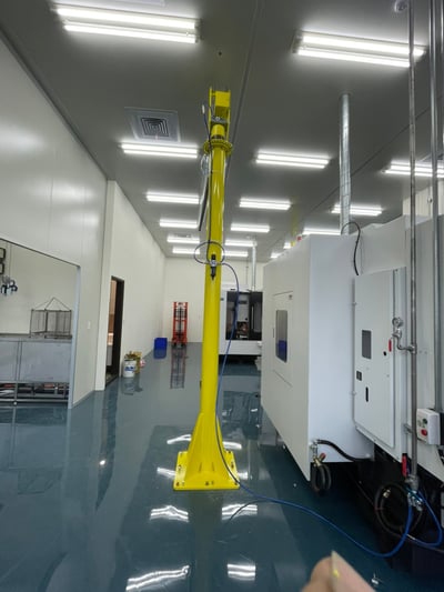 Cầu trục xoay khí nén treo tường, tay cầm cảm ứng lực - ảnh 15