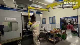 Đưa phôi vào máy CNC