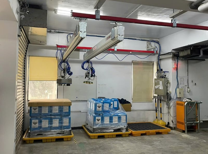 Thanh ray 5T treo cầu trục khí nén, tool kẹp và mặt hút thùng giấy