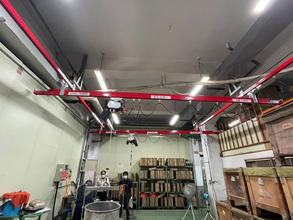 Thanh ray thép 200 kg treo pa lăng điện và tool đổ nồi