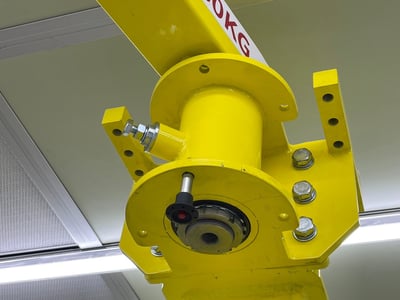 Cầu trục xoay đế di động và pa lăng điện chạy pin sạc - ảnh 9