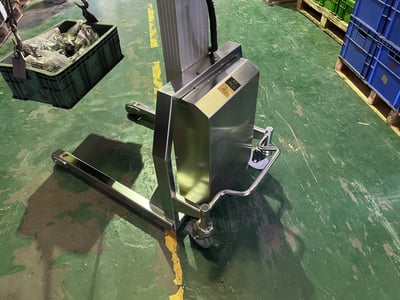 Goodlifta Electric Walkie Lifter for Warehouses - ảnh 3
