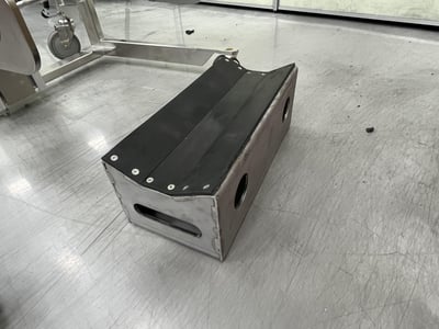 Xe nâng điện đẩy tay Goodlifta kẹp hai cạnh cuộn nguyên liệu - ảnh 11
