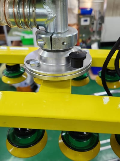 Cầu trục xoay ray nhôm treo pa lăng KITO và tool hút chân không - ảnh 1