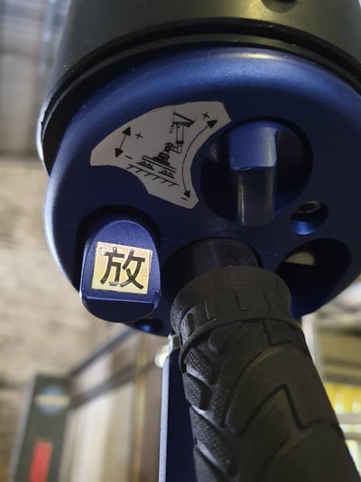 Cầu trục xoay khớp nối và ống hút chân không nâng thùng giấy - ảnh 9