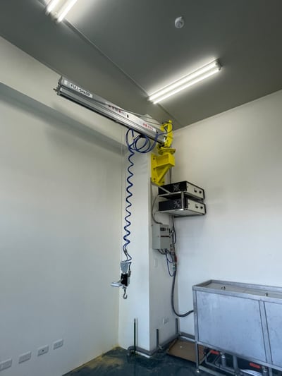 Cầu trục xoay khí nén treo tường, tay cầm cảm ứng lực - ảnh 3