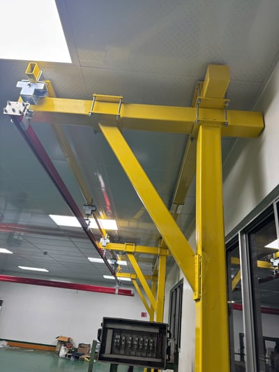 Bộ khung ray 5T 200 kg với air balancer và tool kẹp ắc quy - ảnh 4