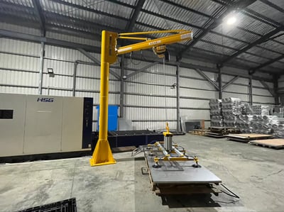 Cầu trục xoay 500kg treo mặt hút chân không dùng cơ - ảnh 17