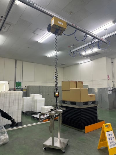 Thanh ray nhôm và palăng ENDO khí nén móc cuộn vào thùng giấy - ảnh 9