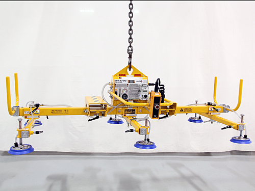Forklift carrying a vacuum lifter on fork truck adapters, photo 4