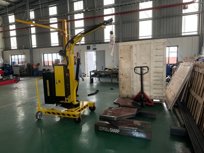 Xe cẩu mini 400 kg đẩy tay di động - ảnh 1