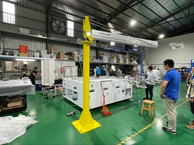 Cầu trục xoay khí nén treo mặt hút chân không - ảnh 9