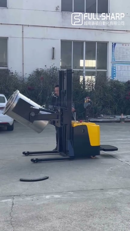 Xe cẩu mini kẹp nâng hạ và xoay thùng phuy