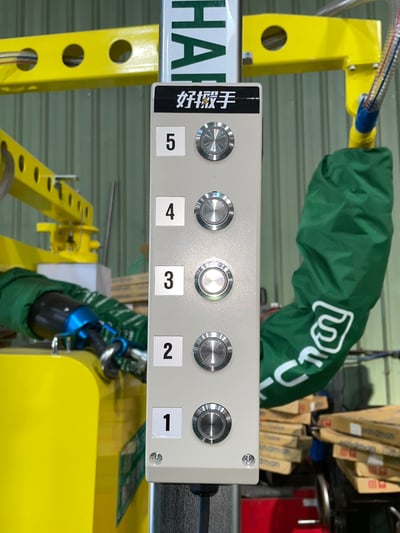 Xe nâng điện phòng sạch inox nâng thùng server cho nhà máy AI - ảnh 21