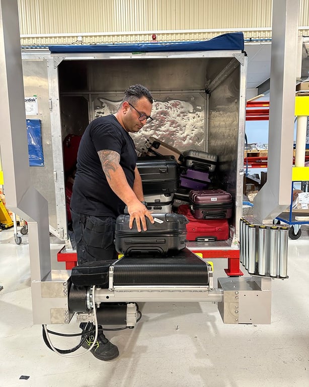 Lifts All e-CUS – Electric Container Unloading System