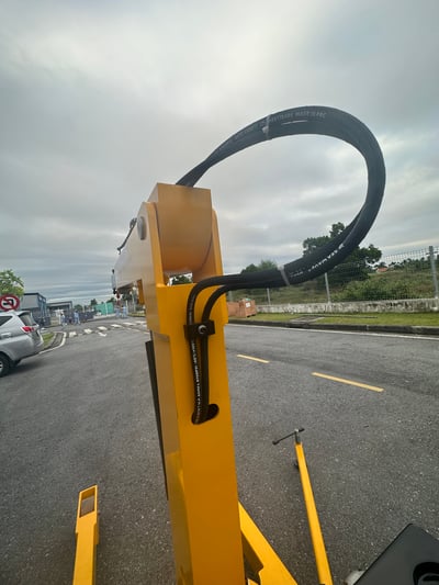 Xe cần cẩu điện 2 tấn - ảnh 50