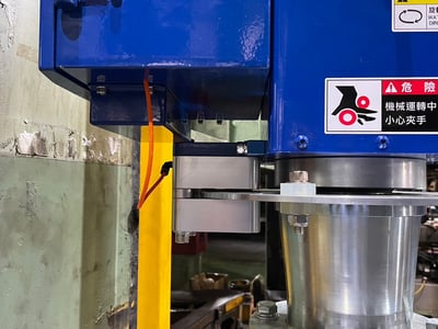 Tay nâng trợ lực hút nắp capo ô tô đưa vào máy CNC - ảnh 7