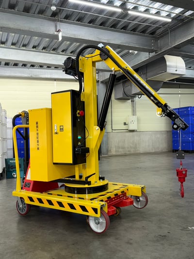 Xe cẩu mini 400 kg kèm xe kéo tay di chuyển bằng điện - ảnh 6