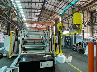 Tay nâng trợ lực kẹp trục airshaft rút khỏi lõi cuộn nguyên liệu - ảnh 19