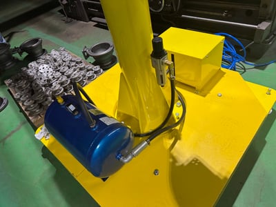 Tay nâng trợ lực khí nén nâng phôi vào máy phay tiện CNC - ảnh 17