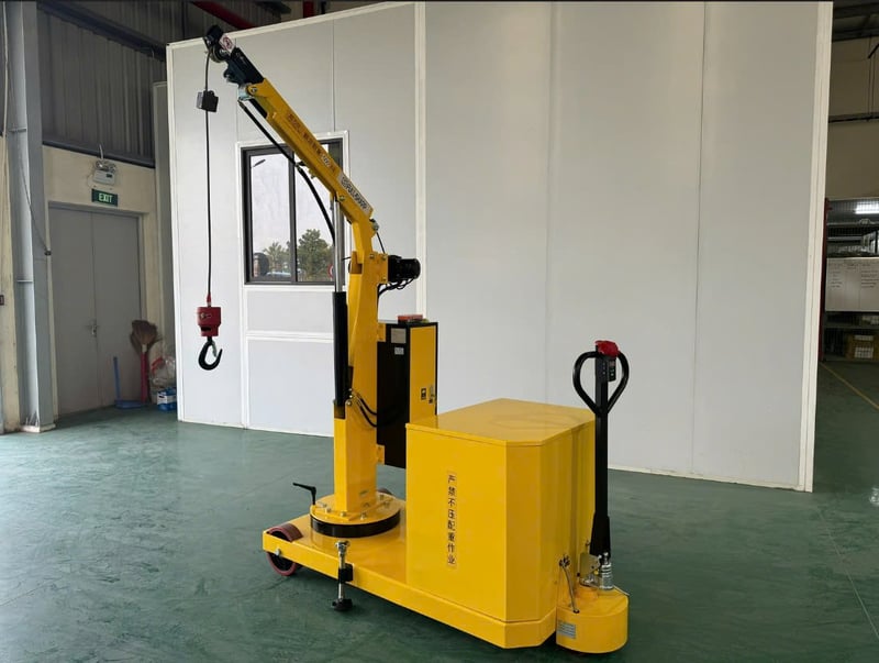 Xe cẩu điện mini 500 kg thiết bị nâng hạ nhỏ gọn