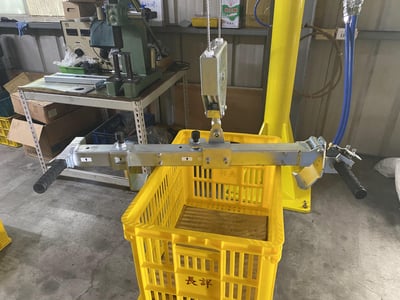 Suspended Pneumatic Jib Crane on 5T Rail with 200 kg Plastic Tray Gripper - ảnh 8