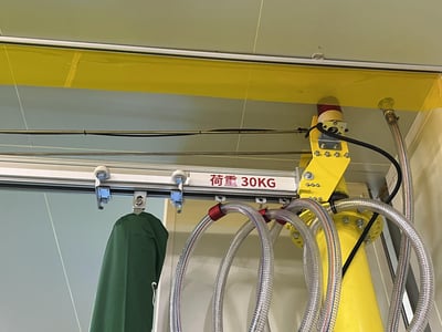 Cầu trục xoay thanh ray nhôm và thiết bị chân không hút thùng giấy - ảnh 4