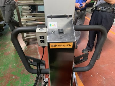 Xe nâng điện inox thông minh có tay cần xoay - ảnh 14
