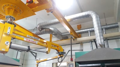 Tay nâng trợ lực khí nén trượt trên dầm H trong nhà máy - ảnh 3