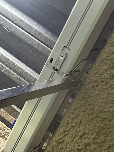 Thanh ray treo kết hợp air balancer và tool kẹp cuộn vải - ảnh 1