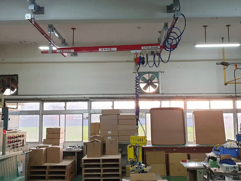 Thanh ray nhẹ 5T treo trần và palang KITO kéo tay, tải 100 kg