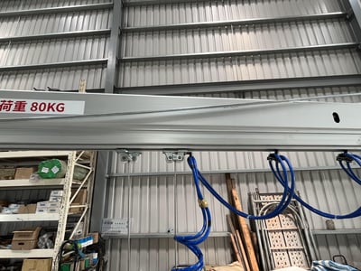 Cầu trục xoay khí nén 80 kg, cột chỉnh cao trên đế di động - ảnh 20
