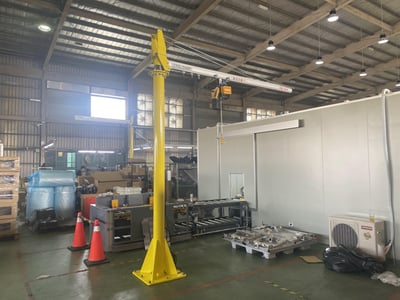 Pneumatic Jib Crane for Lifting Bicycle Frames on the Line - ảnh 26