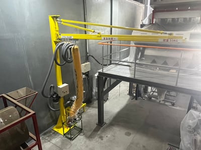Cầu trục xoay kèm thiết bị nâng chân không ANVER hút bao - ảnh 1