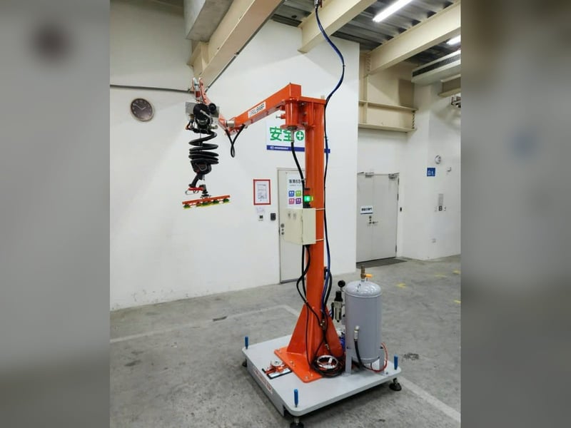 Cầu trục xoay khớp nối đế di động Lifts All hút thùng giấy