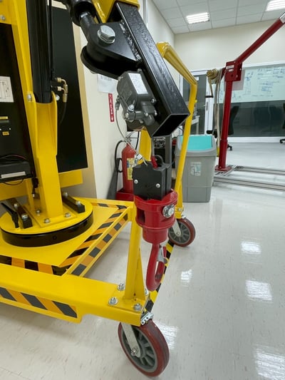 Xe cẩu mini 400 kg đẩy tay cho nhà xưởng và kho nhỏ - ảnh 12