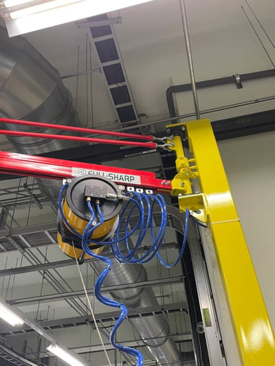 Cầu trục xoay ray 5T treo palăng khí nén và tool kẹp thùng giấy - ảnh 7