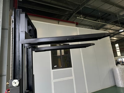 Xe nâng điện chân rộng tải 1 đến 3 tấn cho kho và nhà xưởng - ảnh 25
