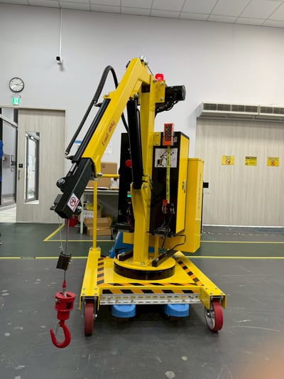 Xe cẩu mini 400kg kèm xe kéo tay cho xưởng và gara - ảnh 2