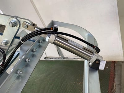 Cầu trục xoay khí nén đế di động và tool kẹp bao đa năng - ảnh 4