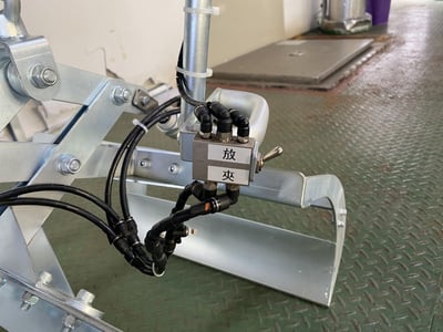 Cầu trục xoay khí nén đế di động và tool kẹp bao đa năng - ảnh 13