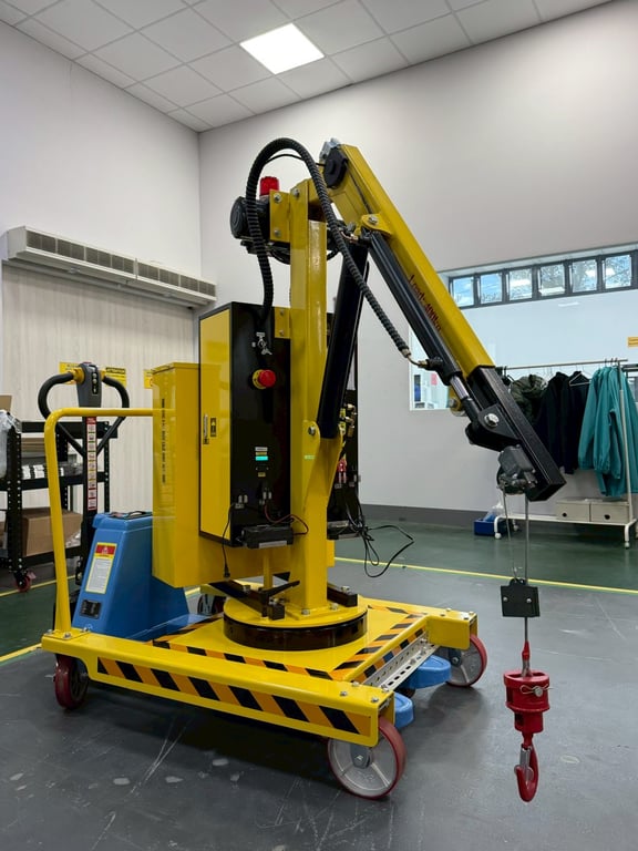 Xe cẩu mini 400kg kèm xe kéo tay cho xưởng và gara